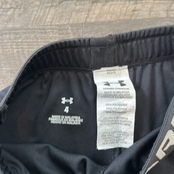 Under Armour Girl’s 4 Athletic Short - Picture 4 of 5